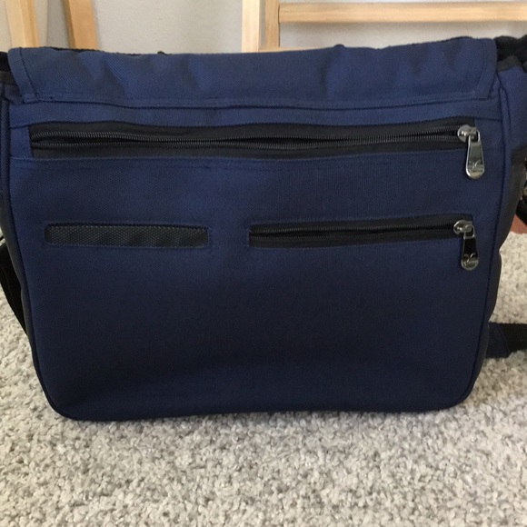 Perry Ellis Computer/ Work bag - Picture 6 of 13